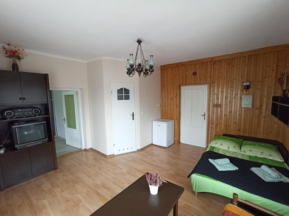 Apartament-Studio, Pokoje U Lucy Рабка Екстер'єр фото
